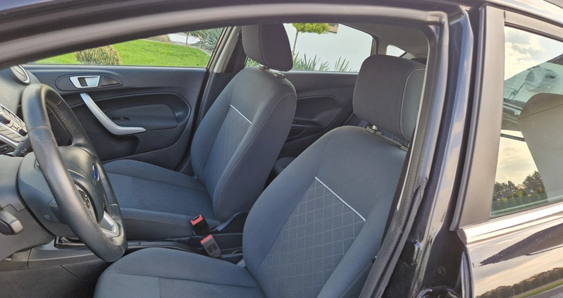 Ford Fiesta cena 20999 przebieg: 239000, rok produkcji 2012 z Wąchock małe 529